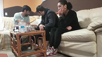 Play Mi marido se me corre dentro del coño