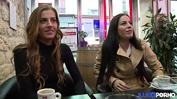 Play Les soeurs jumelles Dellai se tapent un gros veinard