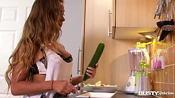 Play Busty seduction in kitchen makes Amanda Rendall fill her pink with veggies