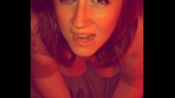 Play Redhead gives an amazing blowjob and gets a big facial