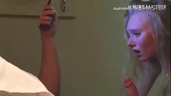 Play Luna Lips "I'm Cumming"