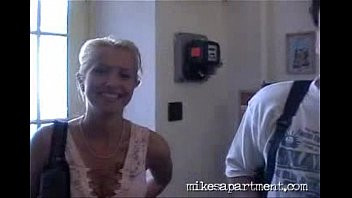 Play Mikes Apartment - Nelly