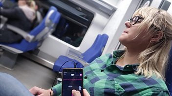 play REMOTE CONTROL MY ORGASM IN THE TRAIN
