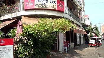 Play Walkabout Freelance Bar in Cambodia