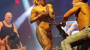 Play Having fun at Erotic Festival