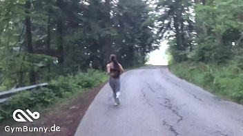 Play Do hod mi der Hamme beim Joggen im Woid vernascht
