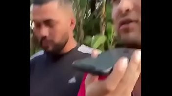 Play ديوث غواد اسمر ينيك زوجته لعربي و يلعق منته