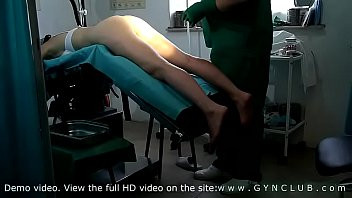Play Medical exam & vibro orgasm