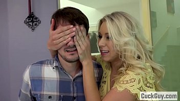 play Watching my wife fucking other man