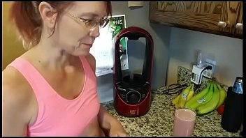 Play Smoothies are a healthier option Aurora Willows youtuber